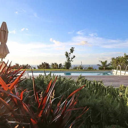 Antiga Fabrica De Cha בית כפרי